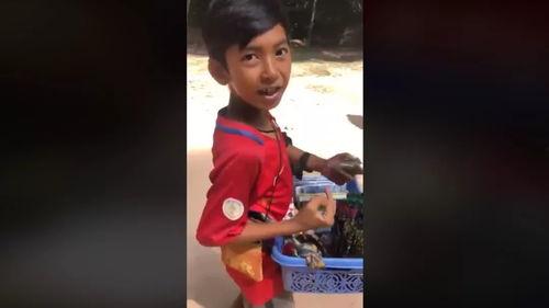 娱乐吃瓜小男孩是谁啊视频,网络红人背后的故事